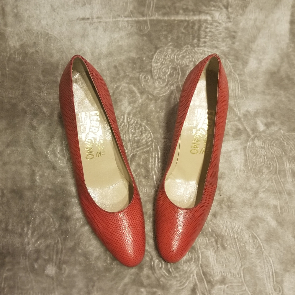 Salvatore Ferragamo Red Leather Snakeskin Heel 7.5